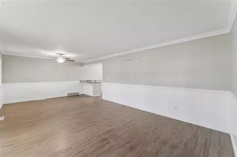 Living - 18611 E Salisbury Rd, Independence, MO 64056 photo 8 of 12