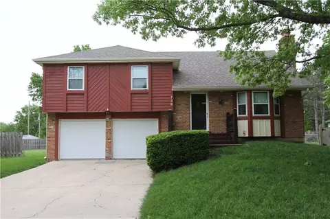 720 S Sheridan Rd, Olathe, KS 66061