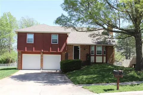 720 S Sheridan Rd, Olathe, KS 66061