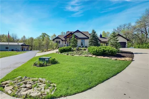 18665 W 183rd St, Olathe, KS 66062