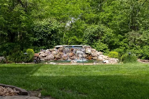 Exterior - 4530 Verona Dr, Riverside, MO 64150 photo 10 of 11