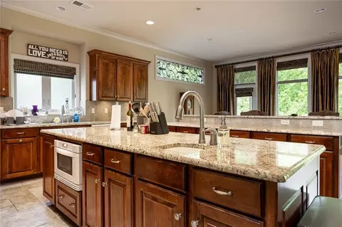 Kitchen - 4530 Verona Dr, Riverside, MO 64150 photo 2 of 4