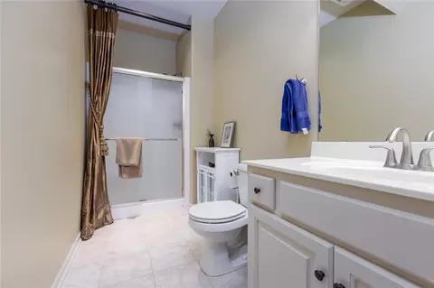 Bath - 4530 Verona Dr, Riverside, MO 64150 photo 4 of 4