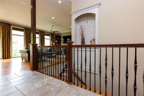 Entry Way - 4530 Verona Dr, Riverside, MO 64150 photo 3 of 5