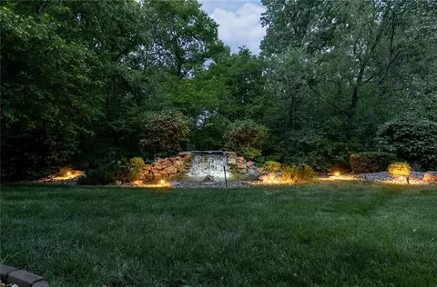 Exterior - 4530 Verona Dr, Riverside, MO 64150 photo 4 of 11