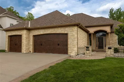 Exterior - 4530 Verona Dr, Riverside, MO 64150 photo 2 of 11
