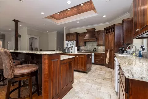 Kitchen - 4530 Verona Dr, Riverside, MO 64150 photo 4 of 4