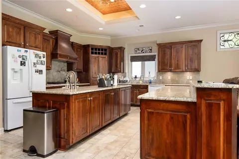 Kitchen - 4530 Verona Dr, Riverside, MO 64150 photo 1 of 4