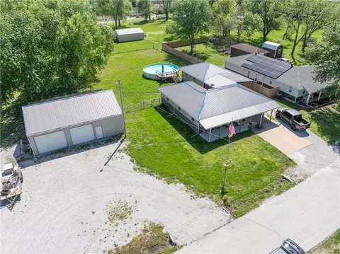 816 E Lincoln St, Clinton, MO 64735