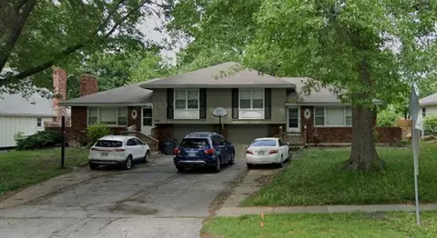 1508 E Sheridan St, Olathe, KS 66062