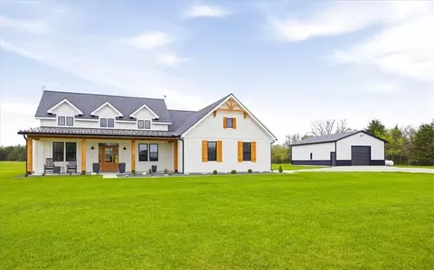 9513 W 2400 Rd, Fontana, KS 66026