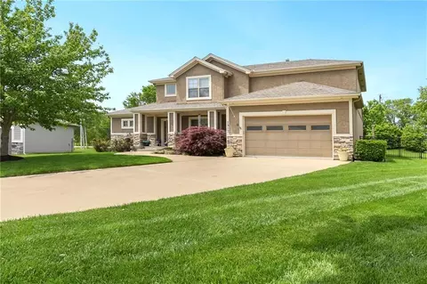 1917 SW Sage Canyon Rd, Lees Summit, MO 64082