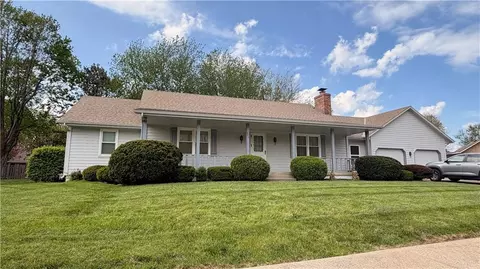 604 Finch St, Raymore, MO 64083