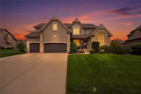 5308 W 161st St, Overland Park, KS 66085