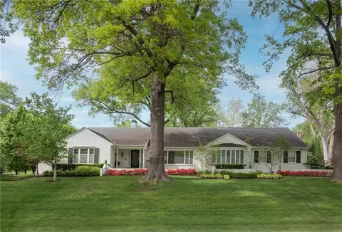 1240 W 64th Ter, Kansas City, MO 64113