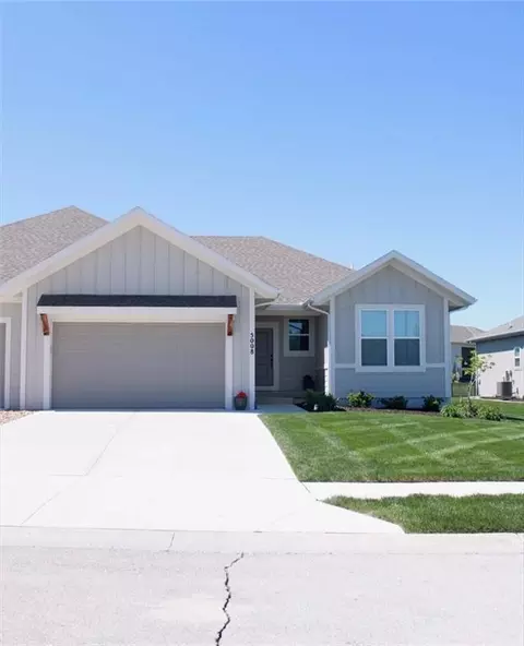 5008 N 145th St, Basehor, KS 66007