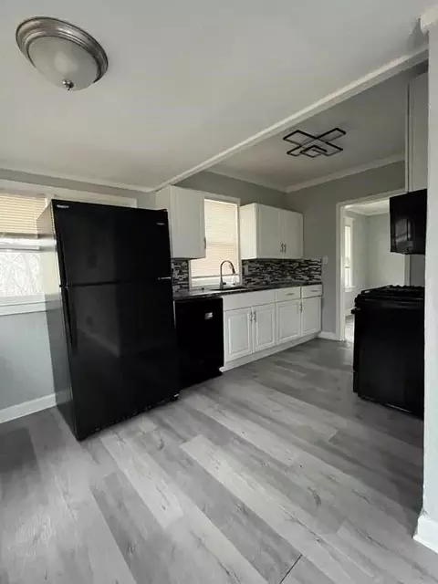 Kitchen - 9321 E 15th St, Independence, MO 64052 photo 2 of 3