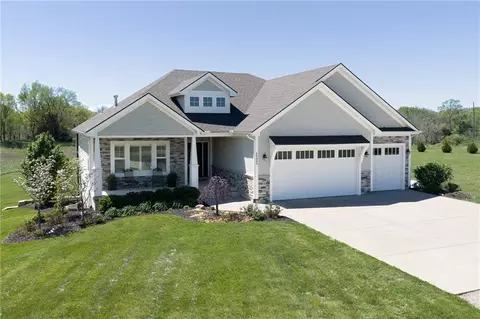 25865 Primrose Ln, Lawrence, KS 66044