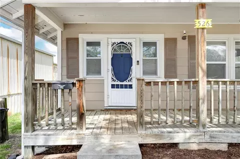 526 Oak St, Leavenworth, KS 66048