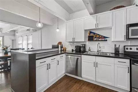 3001 Gillham Rd #206, Kansas City, MO 64108