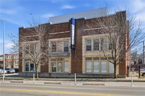 3001 Gillham Rd #206, Kansas City, MO 64108