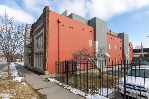 3001 Gillham Rd #206, Kansas City, MO 64108