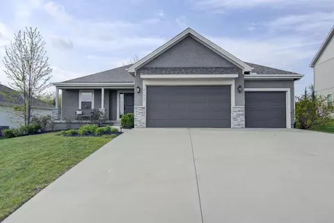 21207 W 190th Ter, Spring Hill, KS 66083