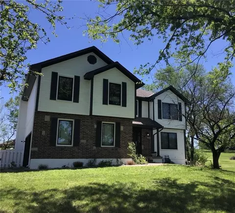 209 E 176th St, Belton, MO 64012