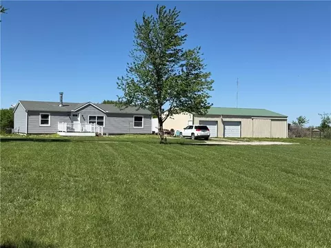10064 State Route T Hwy Hwy, Adrian, MO 64720