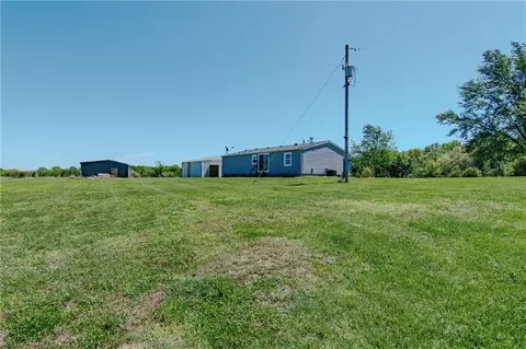 Exterior - 10064 State Route T Hwy Hwy, Adrian, MO 64720 photo 3 of 7