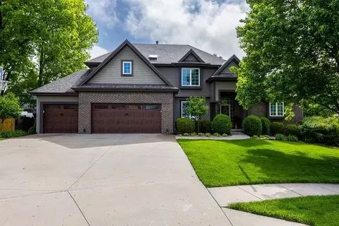9115 N Stark Ct, Kansas City, MO 64157