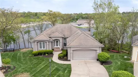 124 Teton Rdg, Lake Winnebago, MO 64034
