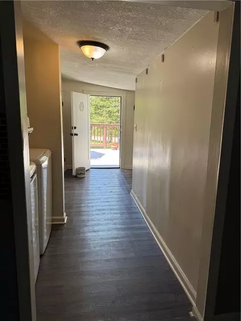Entry Way - 704 E Hayward Ave, Independence, MO 64050 photo 3 of 3