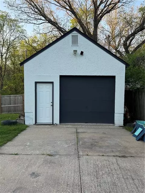 Other - 704 E Hayward Ave, Independence, MO 64050 photo 9 of 15
