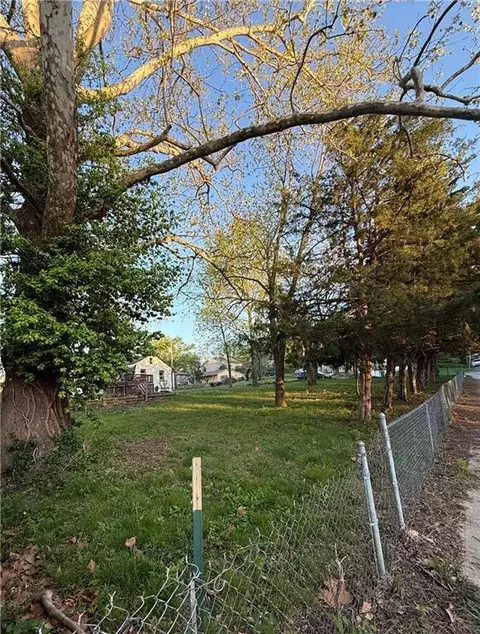 Other - 704 E Hayward Ave, Independence, MO 64050 photo 12 of 15