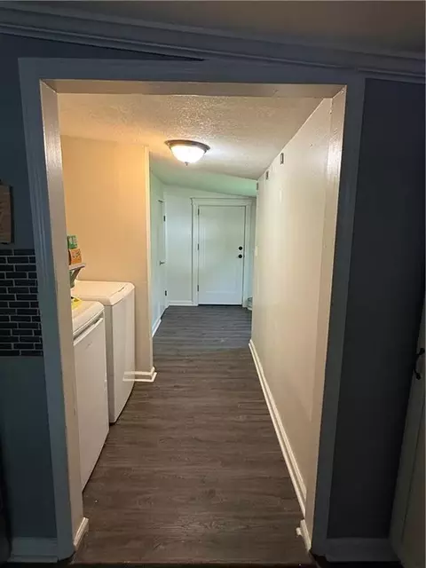 Entry Way - 704 E Hayward Ave, Independence, MO 64050 photo 2 of 3