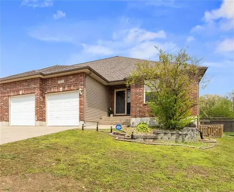1803 Villa Dr, Warrensburg, MO 64093