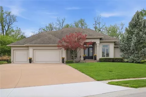 23611 W 72nd Ter, Shawnee, KS 66227