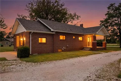 5740 Cr 5000, Cherryvale, KS 67335