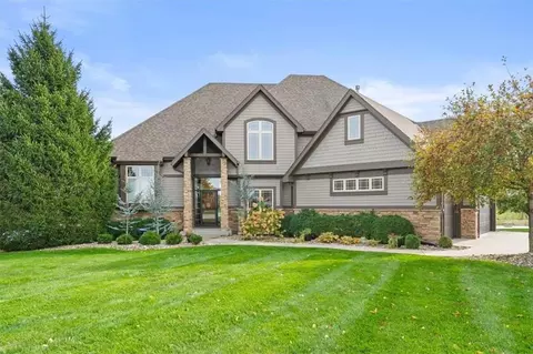 8085 NW Elizabeth Ann, Parkville, MO 64152