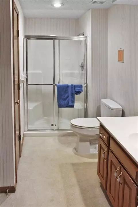 Bath - 17800 E 30th Dr, Independence, MO 64057 photo 5 of 5