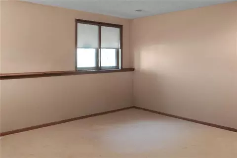 Bedroom - 17800 E 30th Dr, Independence, MO 64057 photo 4 of 5