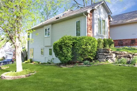 Exterior - 17800 E 30th Dr, Independence, MO 64057 photo 3 of 3
