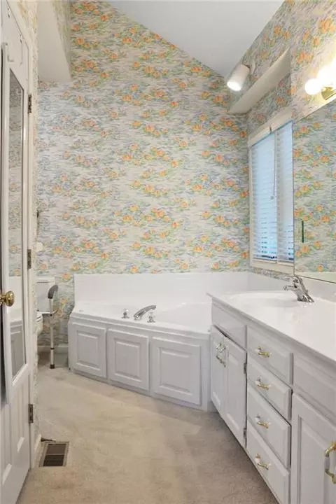 Bath - 17800 E 30th Dr, Independence, MO 64057 photo 2 of 5