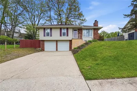 8035 N Garfield Ave, Kansas City, MO 64118