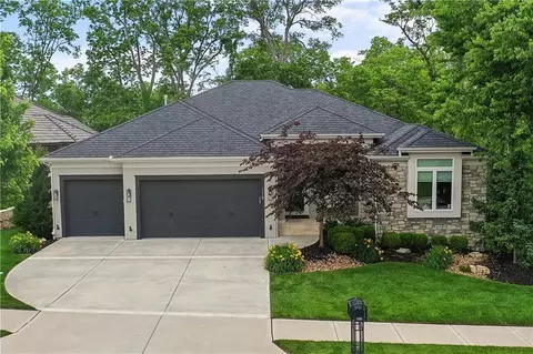 770 Suffolk Ln, Loch Lloyd, MO 64012