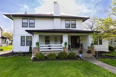 7329 Ward Pkwy, Kansas City, MO 64114