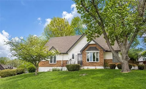 7331 Monrovia St, Shawnee, KS 66216