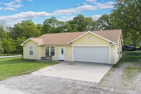 101 S Delaware St, Tonganoxie, KS 66086