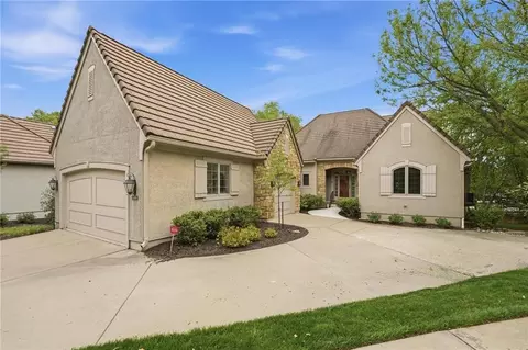 11357 Buena Vista St, Leawood, KS 66211